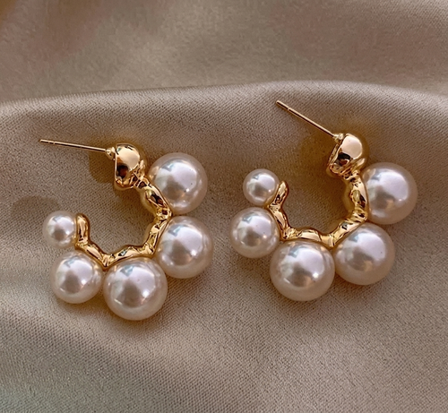 Baroque Cluster Pearl Hoop Earrings Trend Craze