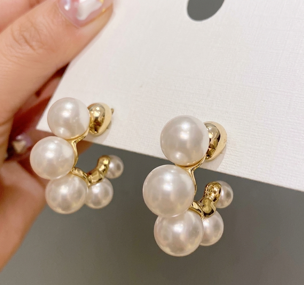 Baroque Cluster Pearl Hoop Earrings Trend Craze